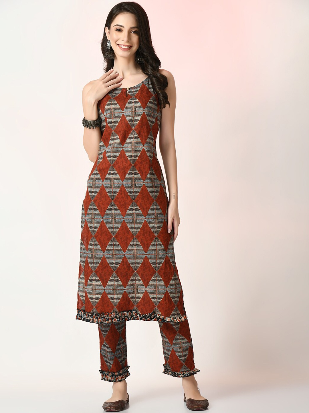 

Myshka Geometric Printed Regular Pure Cotton Kurta With Trousers, Brown