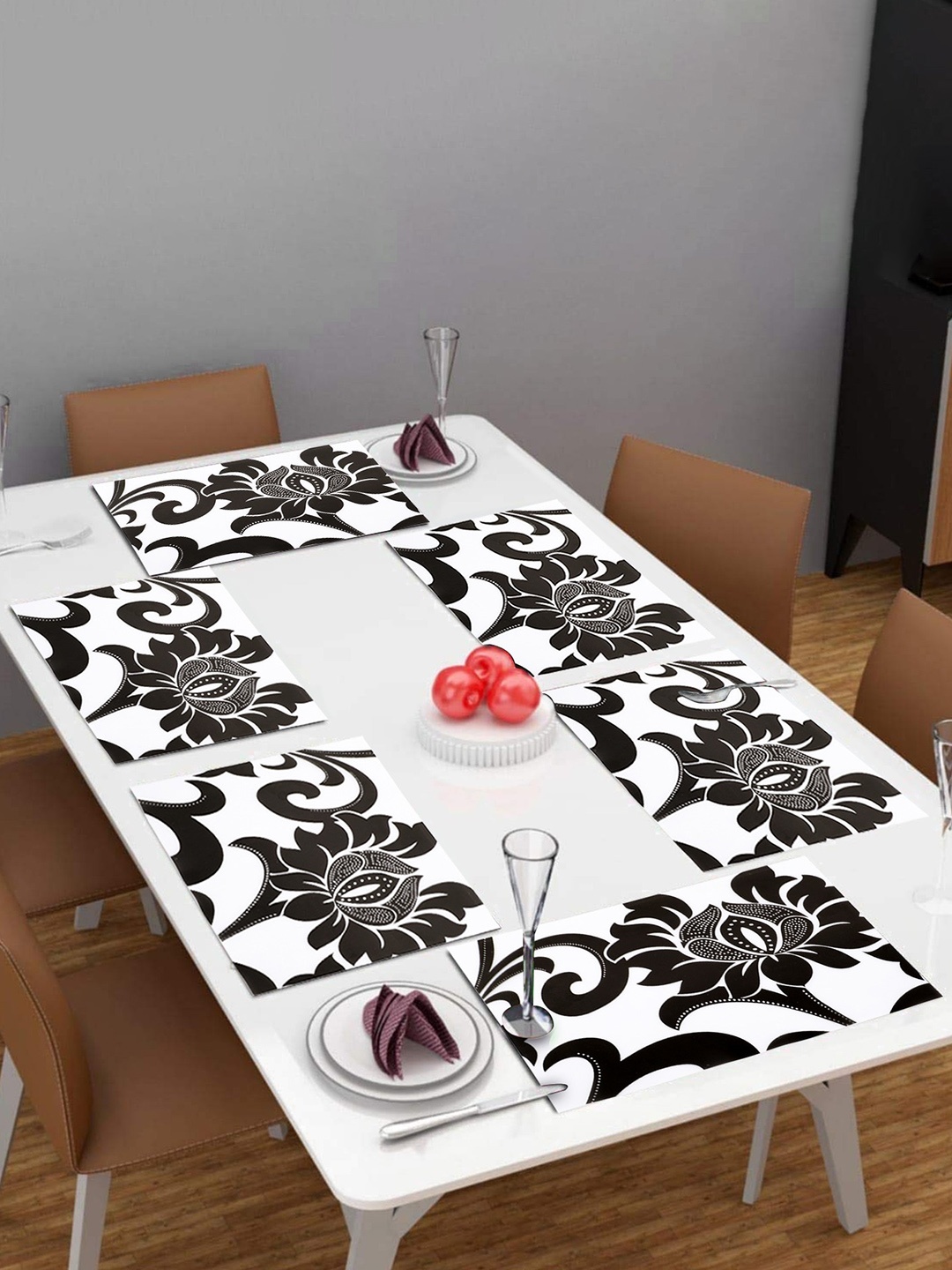 

Dakshya Industries Black & White 6 Pieces Rectangular Table Placemats