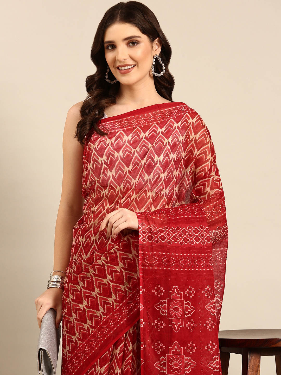 

SHANVIKA Red Pure Cotton Block Print Saree