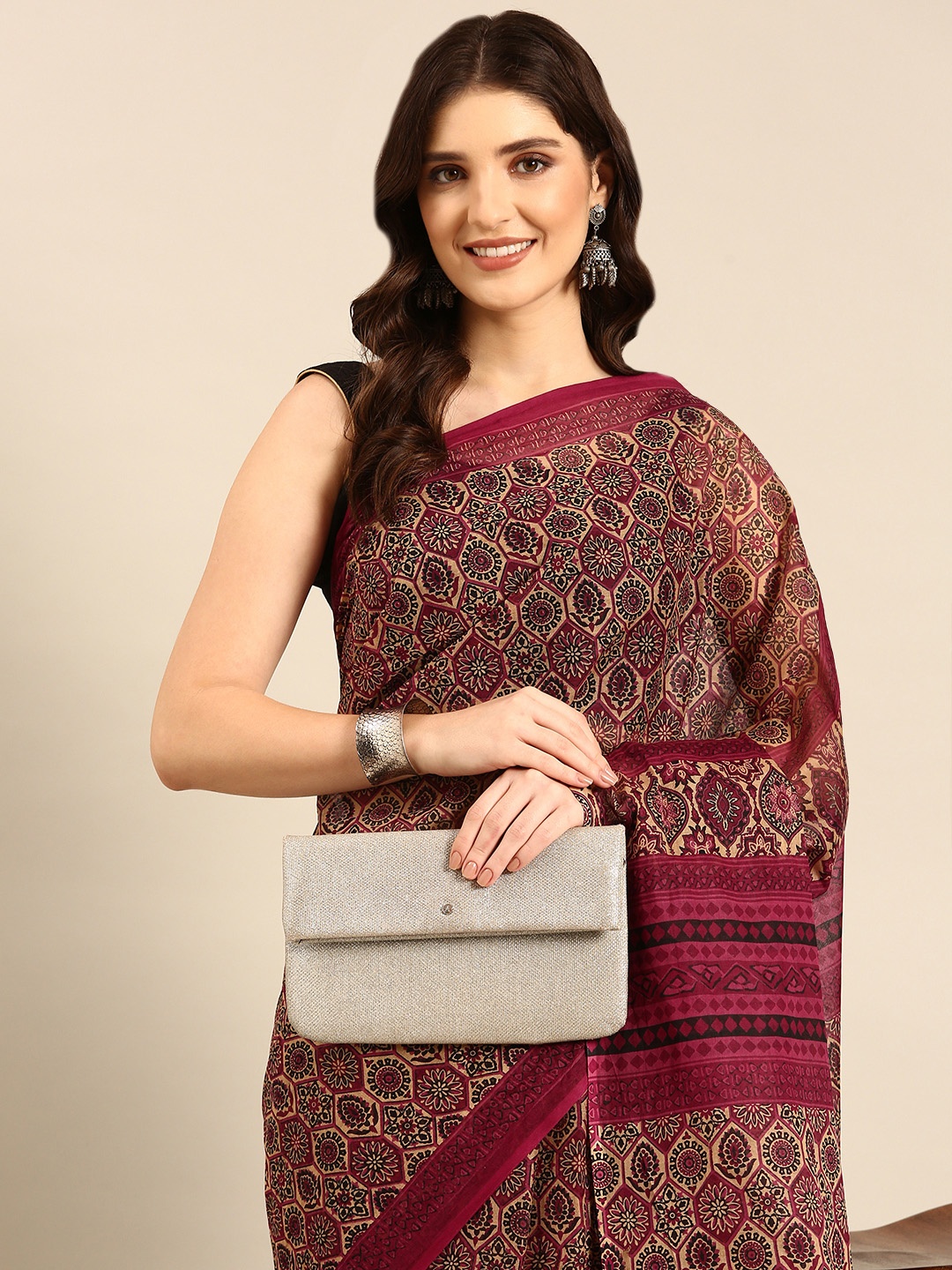 

SHANVIKA Beige & Purple Floral Pure Cotton Block Print Saree