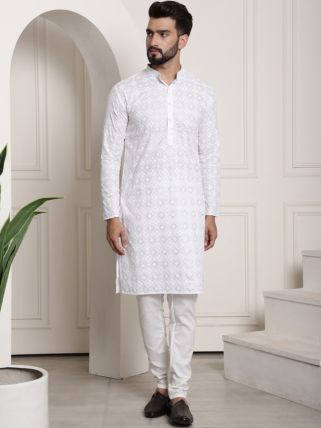 

SOJANYA Ethnic Motifs Embroidered Sequinned Pure Cotton Kurta With Churidar, White