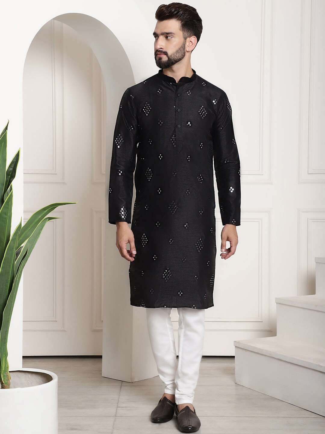 

SOJANYA Ethnic Motifs Embroidered Mirror Work Regular Kurta with Churidar, Black