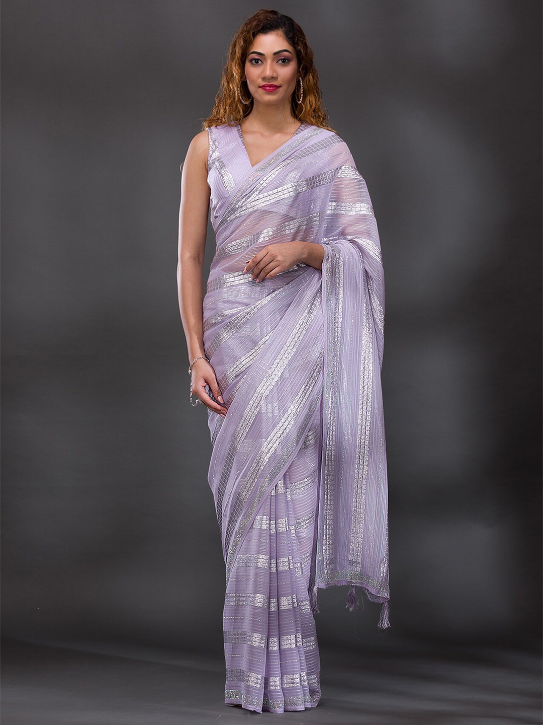 

Koskii Embellished Beads & Stones Shimmer Saree, Lavender