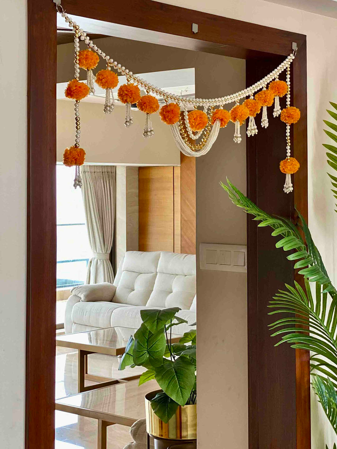 

Mason Home Orange & White Floral Decorative Toran