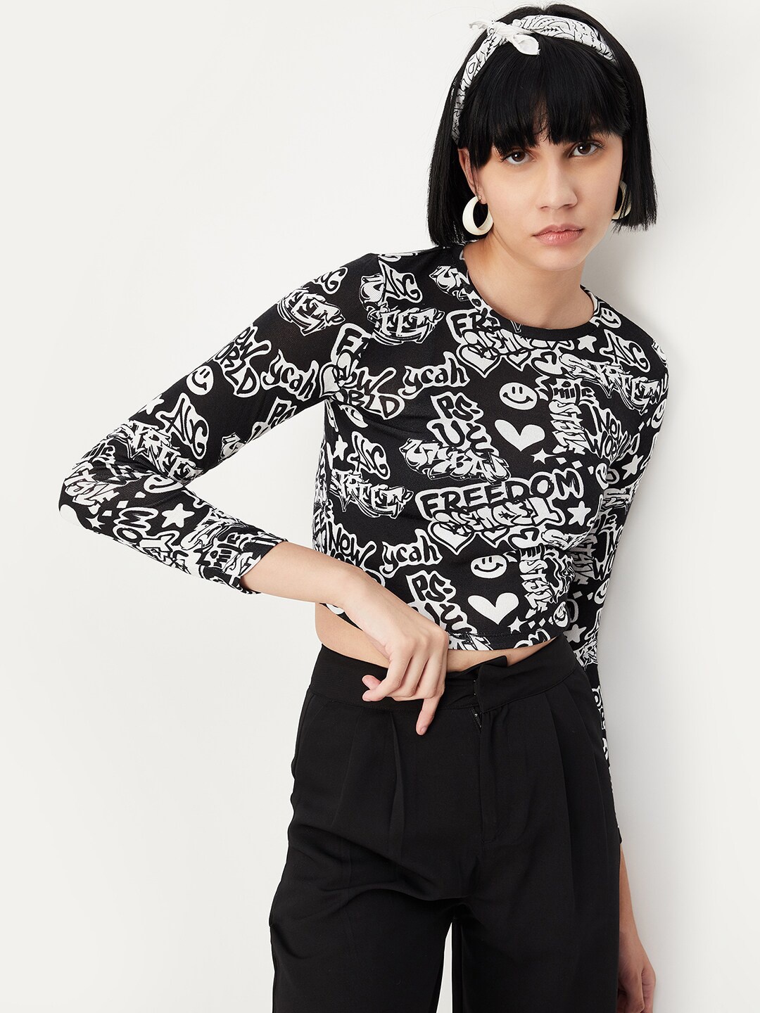 

max Conversational Printed Long Sleeeves Crop T-shirt, Black