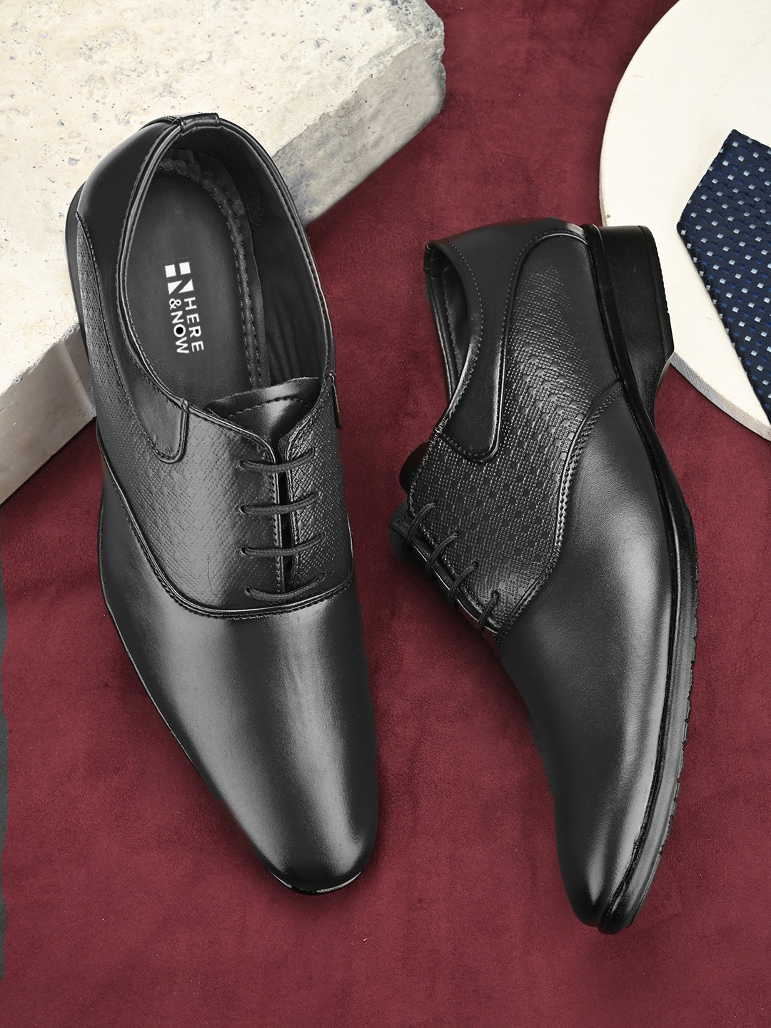 

HERE&NOW Men Black Textured Formal Oxfords