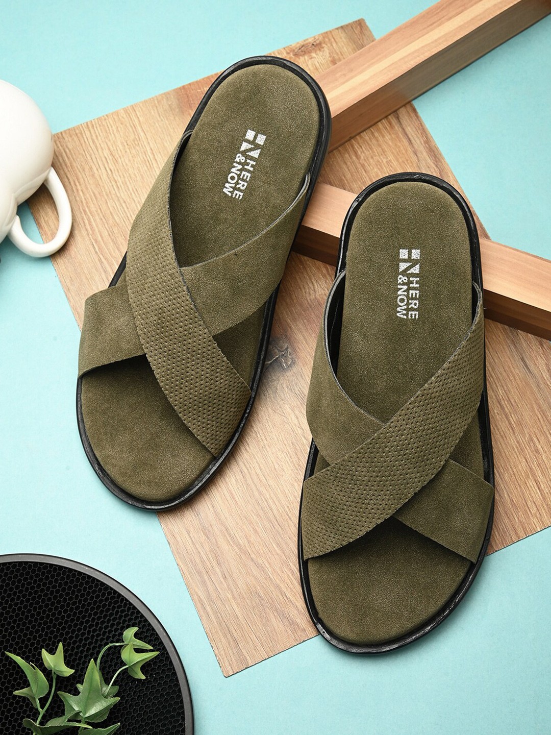 

HERE&NOW Men Green Cross Strap Comfort Sandals