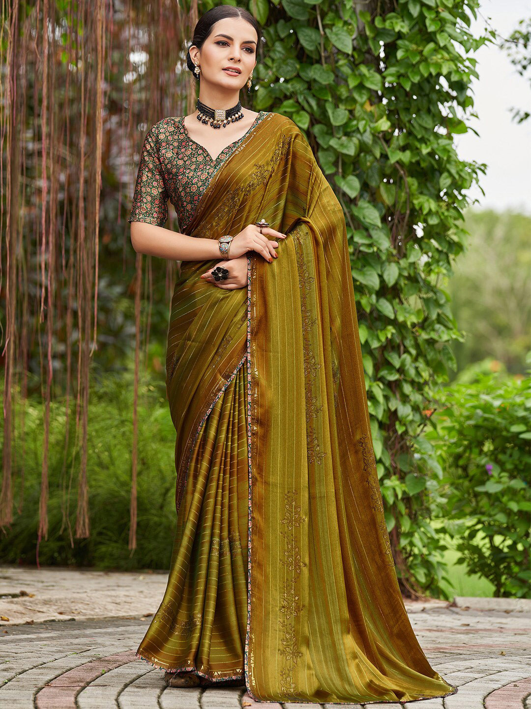 

KARAGIRI Striped Beads & Stones Saree, Green