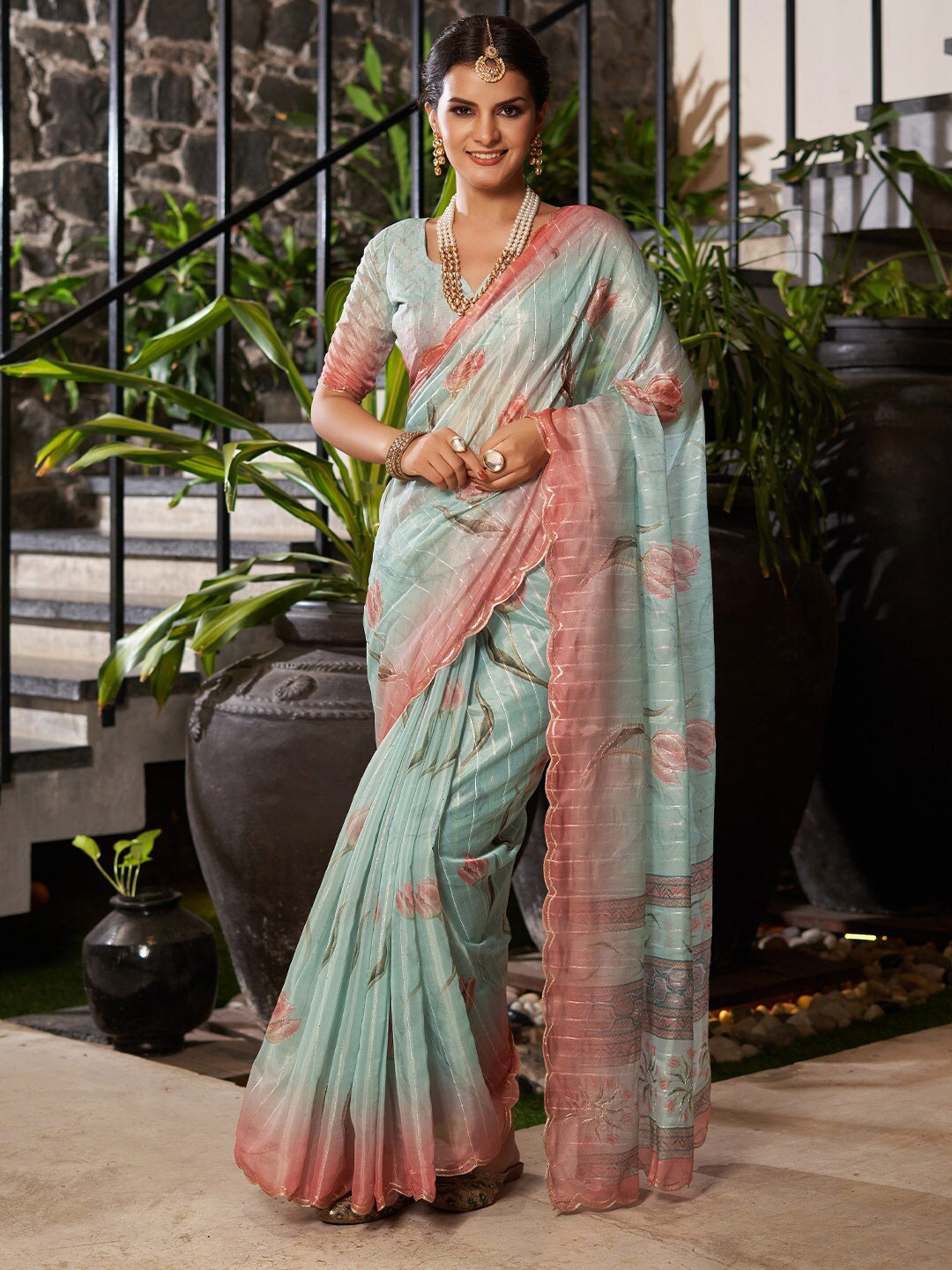 

KARAGIRI Floral Printed Sequinned Organza Saree, Blue