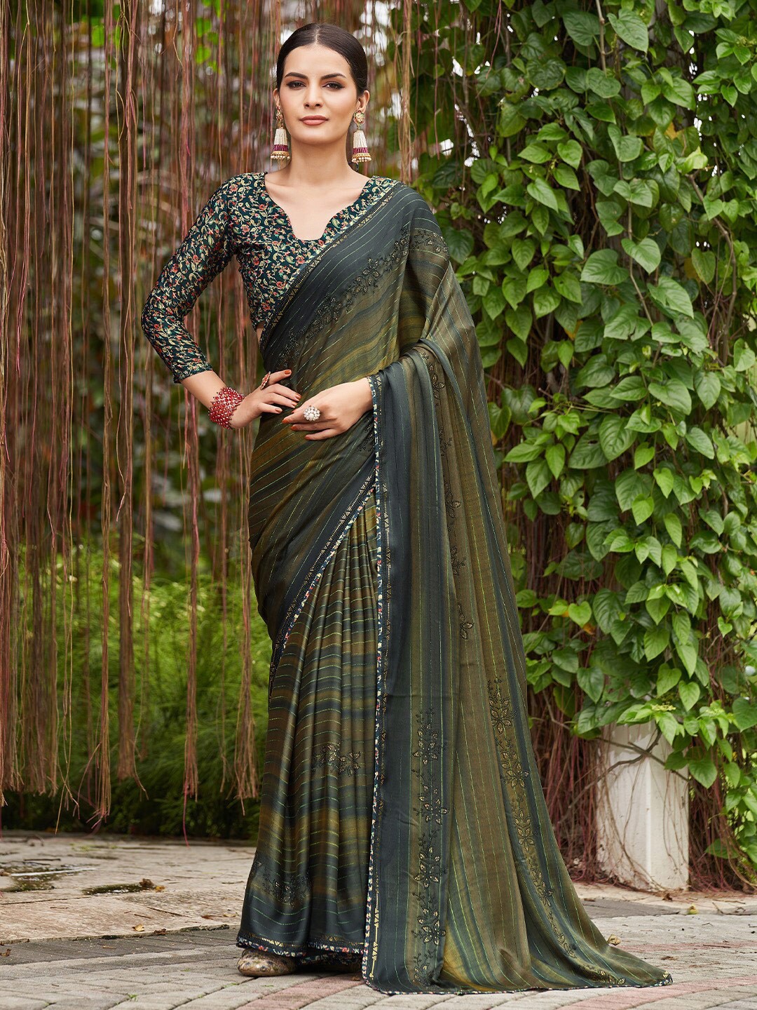 

KARAGIRI Striped Beads And Stones Saree, Green