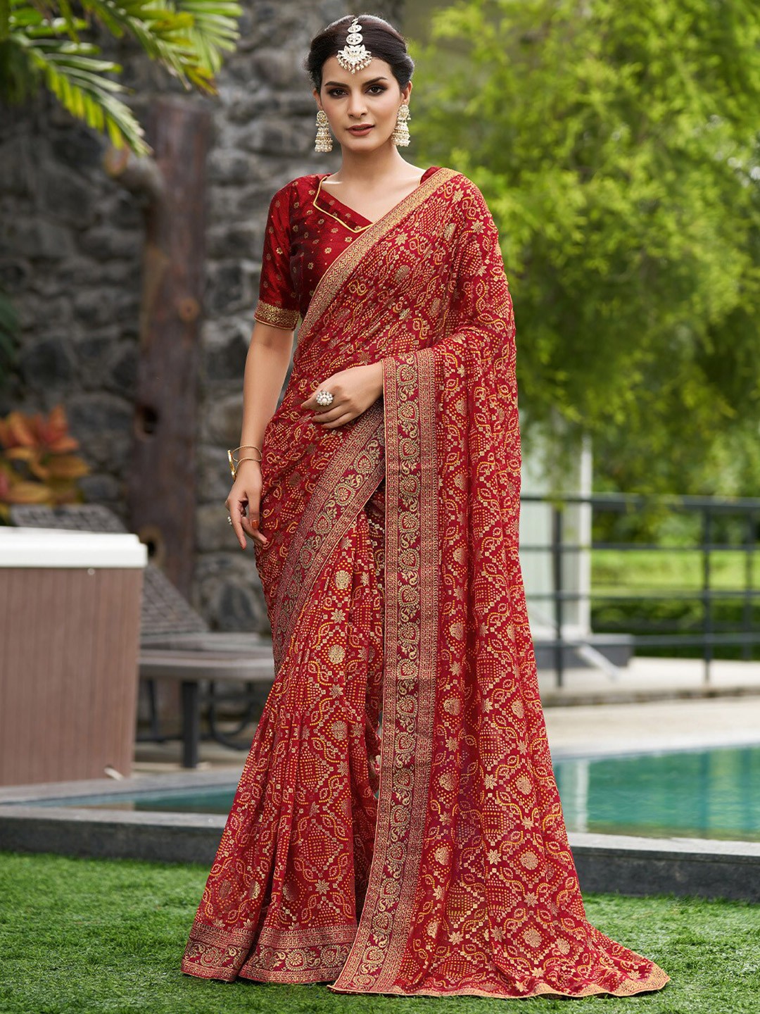 

KARAGIRI Bandhani Printed Zari Saree, Red