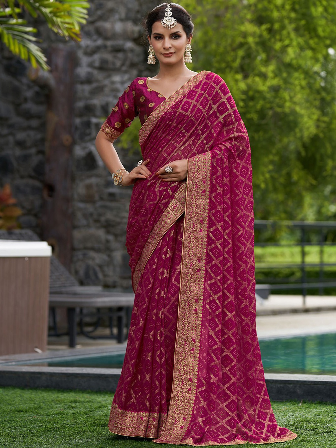 

KARAGIRI Ethnic Motifs Printed Saree, Magenta