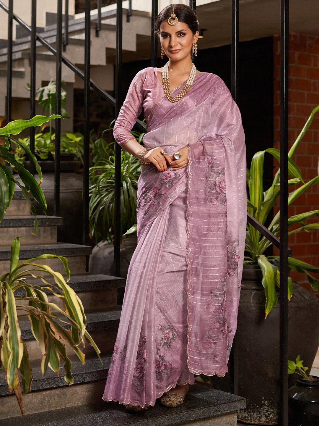 

KARAGIRI Striped Sequined Organza Saree, Purple