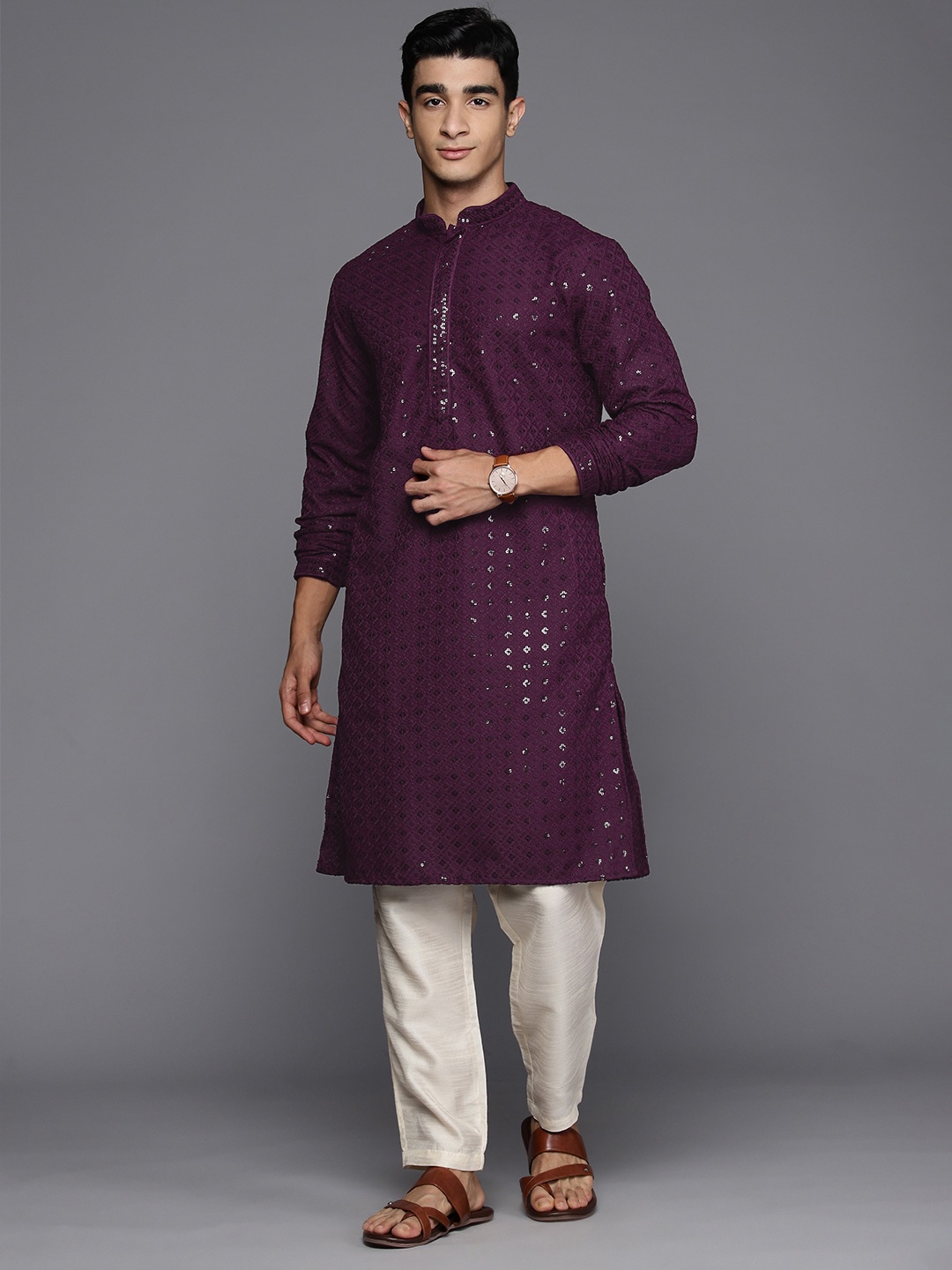 

Indo Era Men Cotton Embroidered Sequinned Kurta, Burgundy