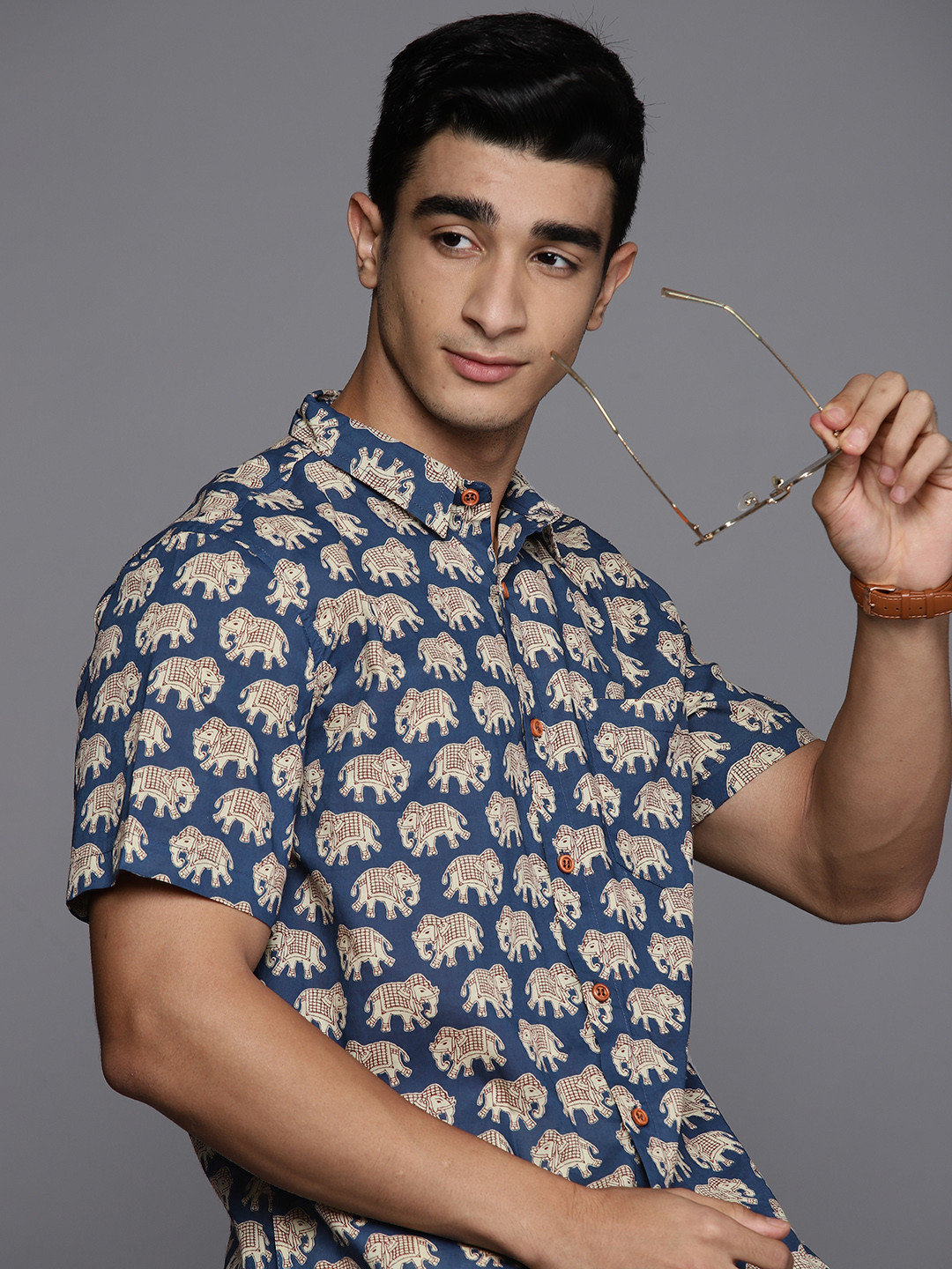 

Indo Era Men Smart Opaque Printed Casual Shirt, Navy blue