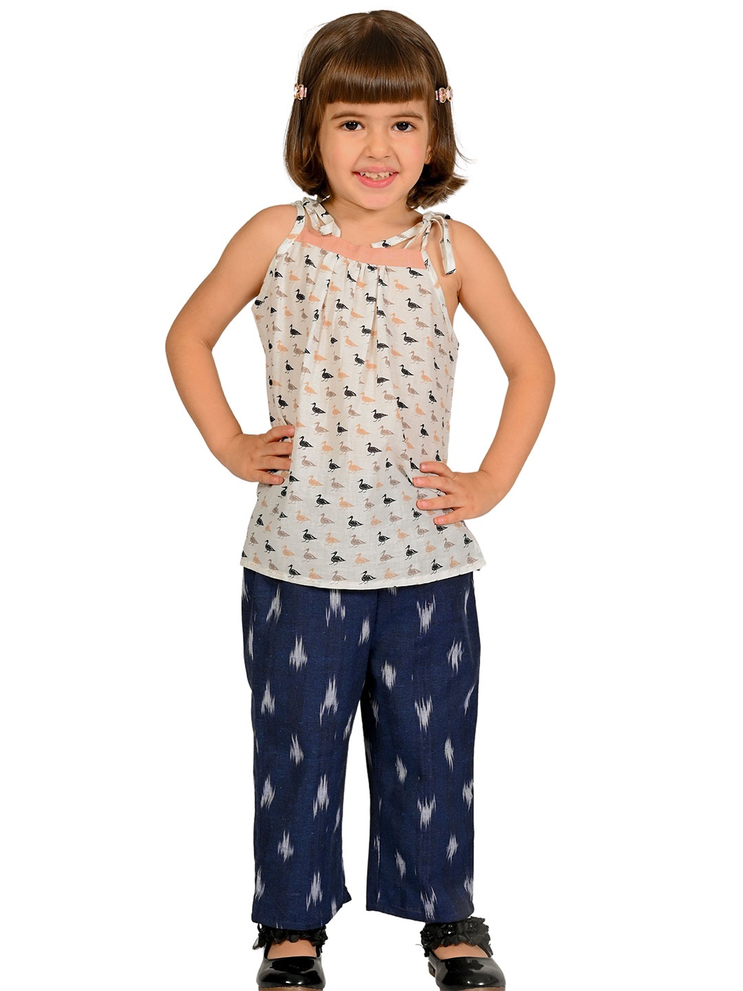 

Tiny Bunnies Girls Conversational Printed Pure Cotton Top With Trousers, Blue