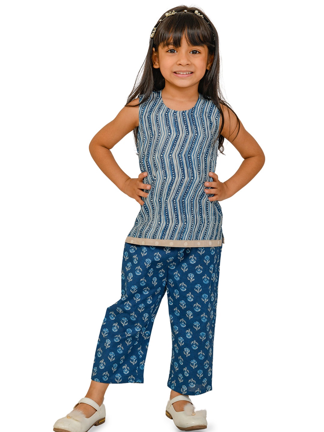 

Tiny Bunnies Girls Ethnic Motifs Printed Pure Cotton Top With Trousers, Blue