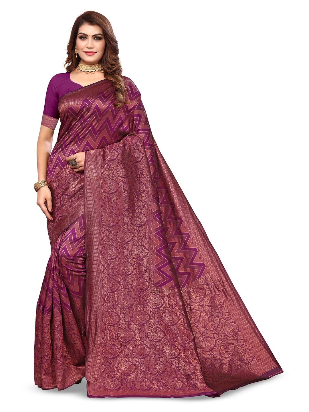 

Varanga Violet & Gold-Toned Geometric Woven Design Zari Banarasi Saree