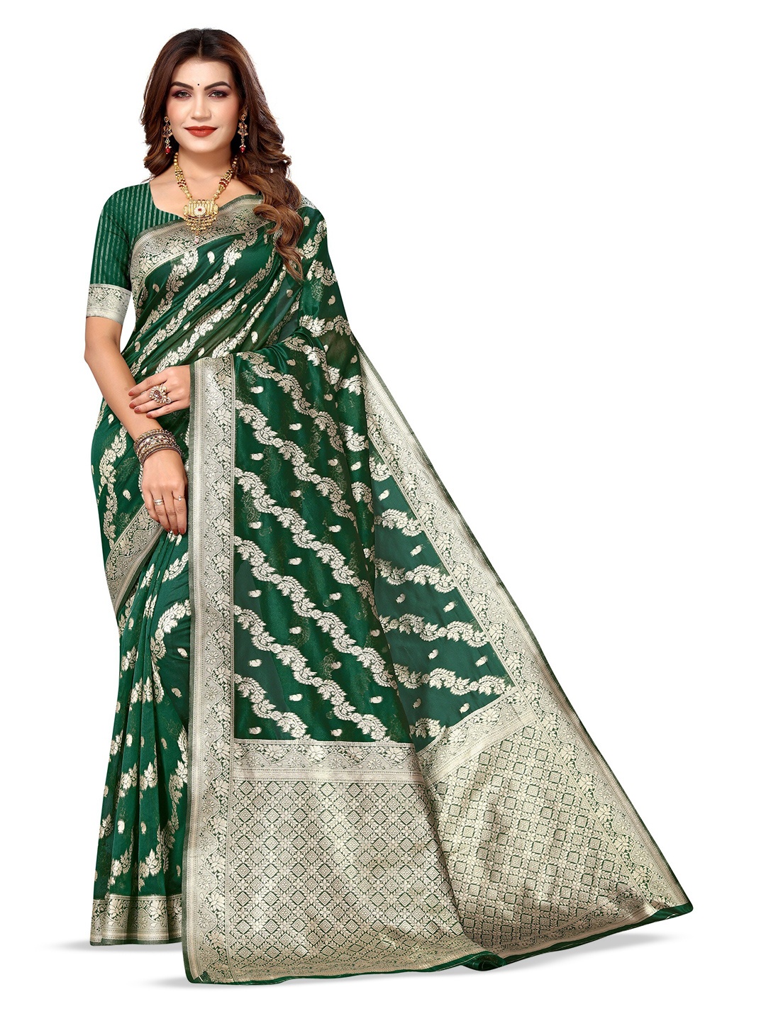 

Varanga Floral Woven Design Zari Organza Banarasi Saree, Green