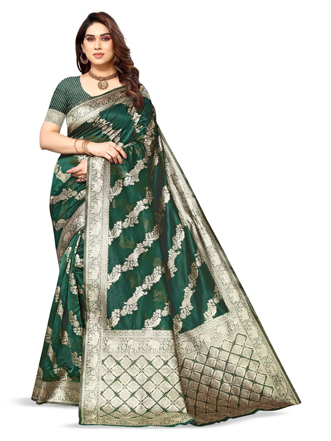 

Varanga Floral Woven Design Zari Organza Banarasi Saree, Green