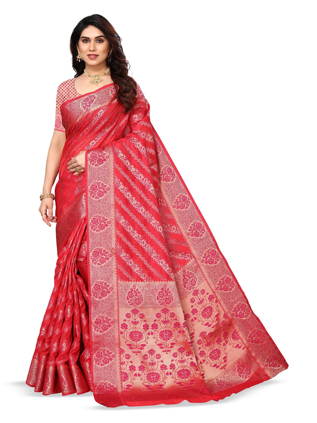 

Varanga Ethnic Motifs Woven Design Zari Organza Banarasi Saree, Red