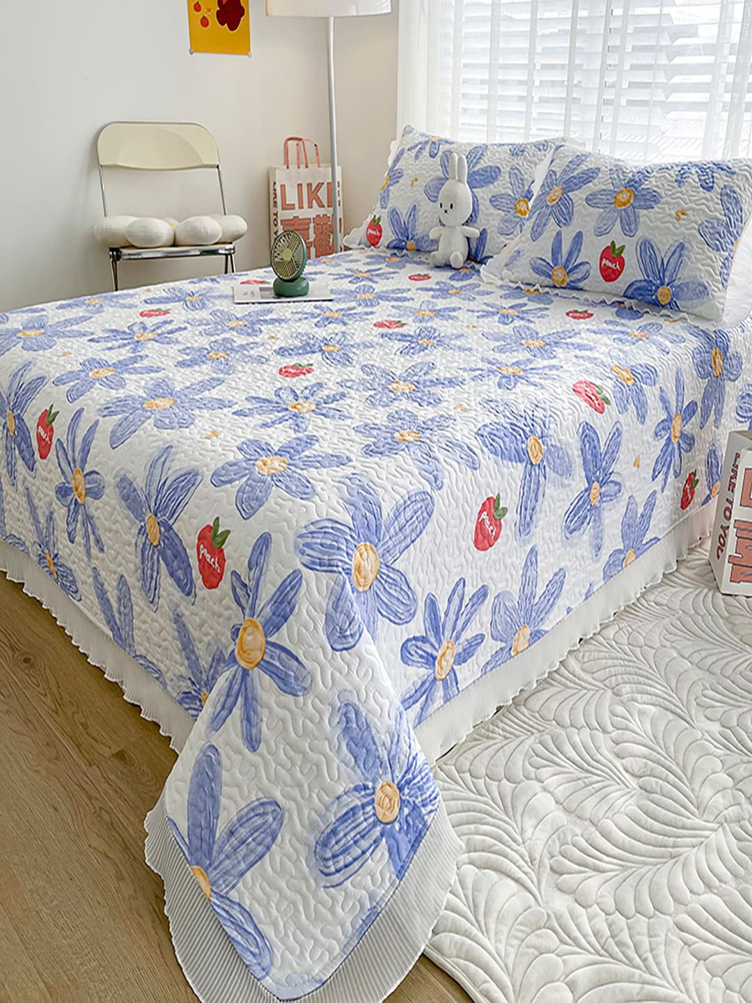 

JC Collection White & Blue Printed 162TC Double Queen Bed Cover With 2 Pillow Covers