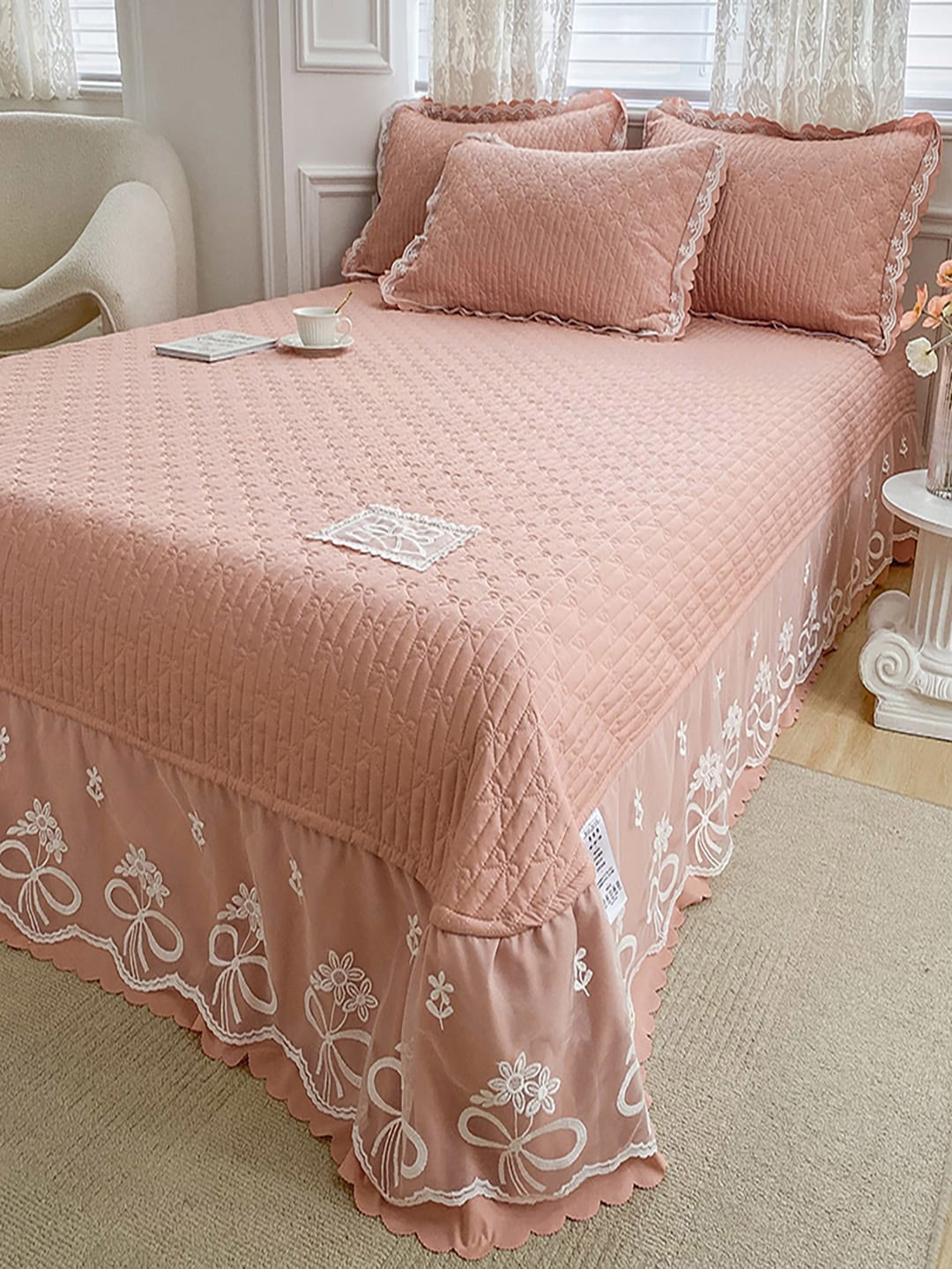 

JC HOME Pink Embroidered 162 TC Double Queen Bed Cover With Pillow Covers