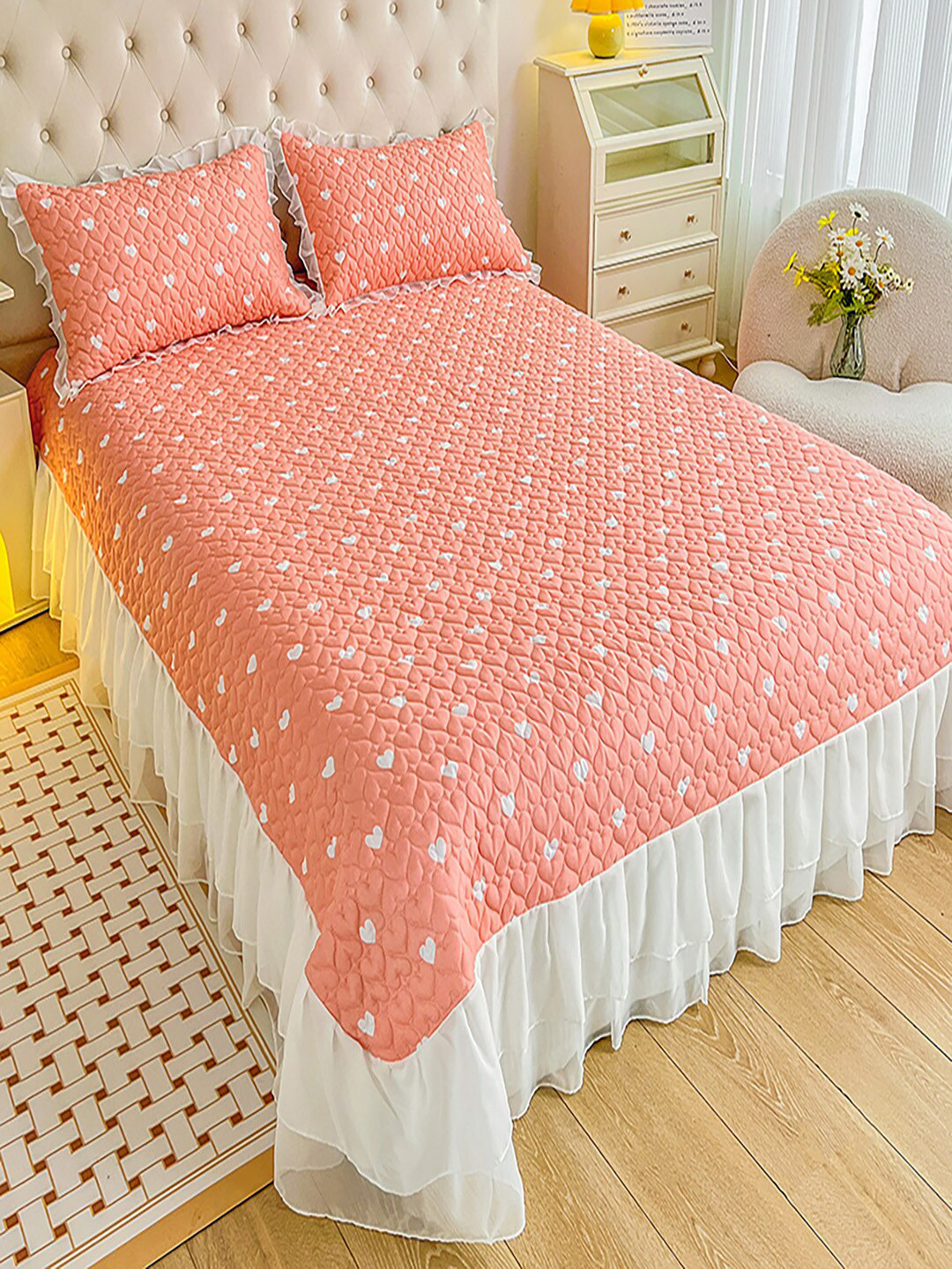 

JC Collection Pink & white Printed 162TC Double Queen Bed Cover With 2 Pillow Covers