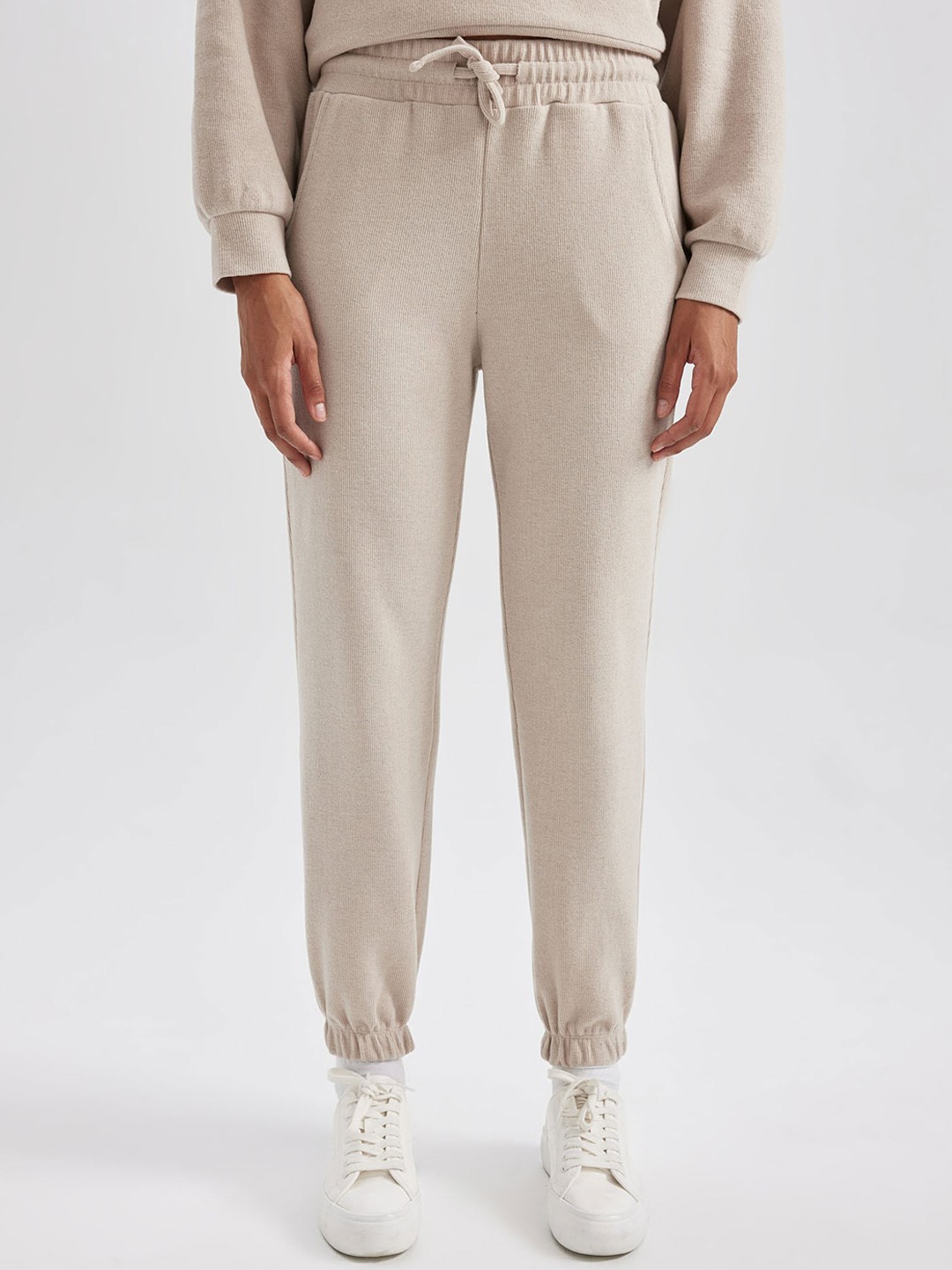 

DeFacto Women Mid-Rise Joggers, Beige