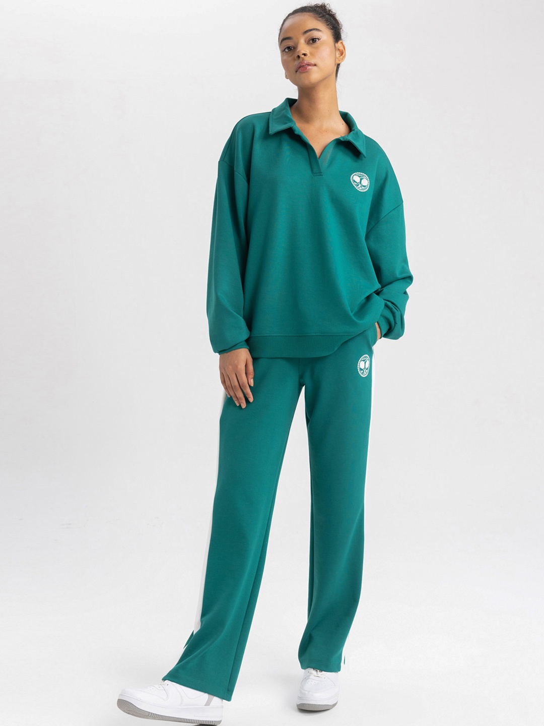 

DeFacto Women Regular Trousers, Green
