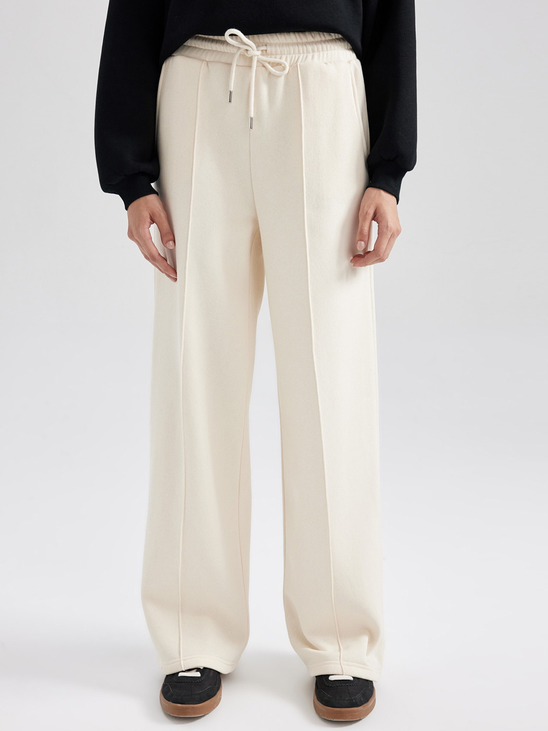 

DeFacto Smart Regular Fit Parallel Trousers, White