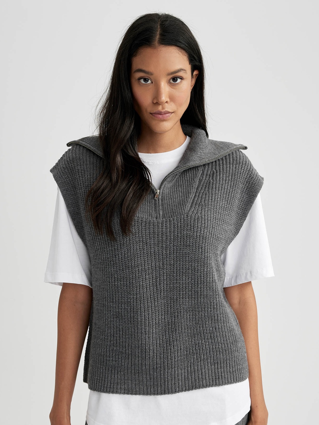 

DeFacto Cable Knit Sleeveless Pullover Sweater, Grey