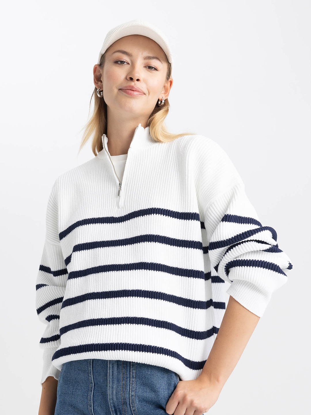 

DeFacto Striped Mock Collar Pullover Sweaters, White