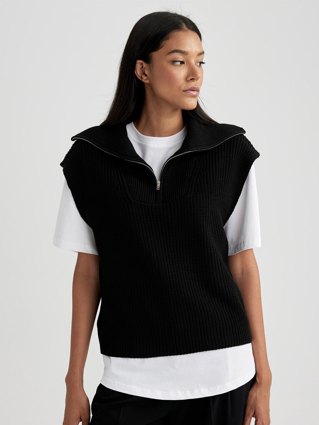 

DeFacto Ribbed Lapel Collar Crop Pullover, Black