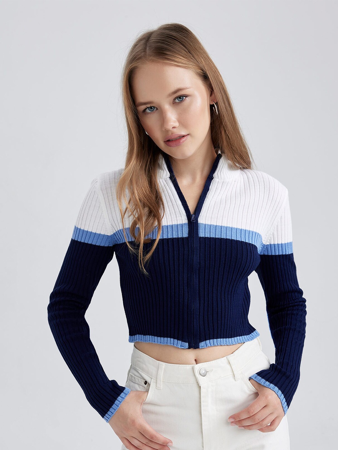 

DeFacto Colourblocked Crop Cardigan, White