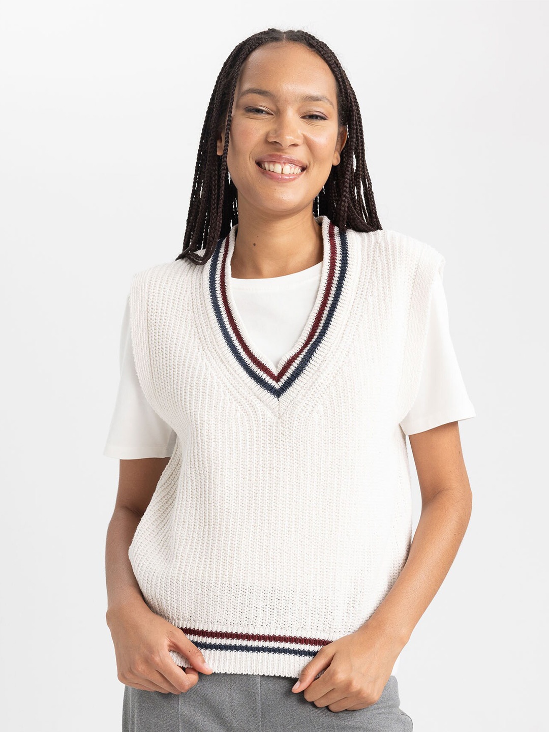 

DeFacto Cable Knit Self Design V-Neck Pullover Sweater, White