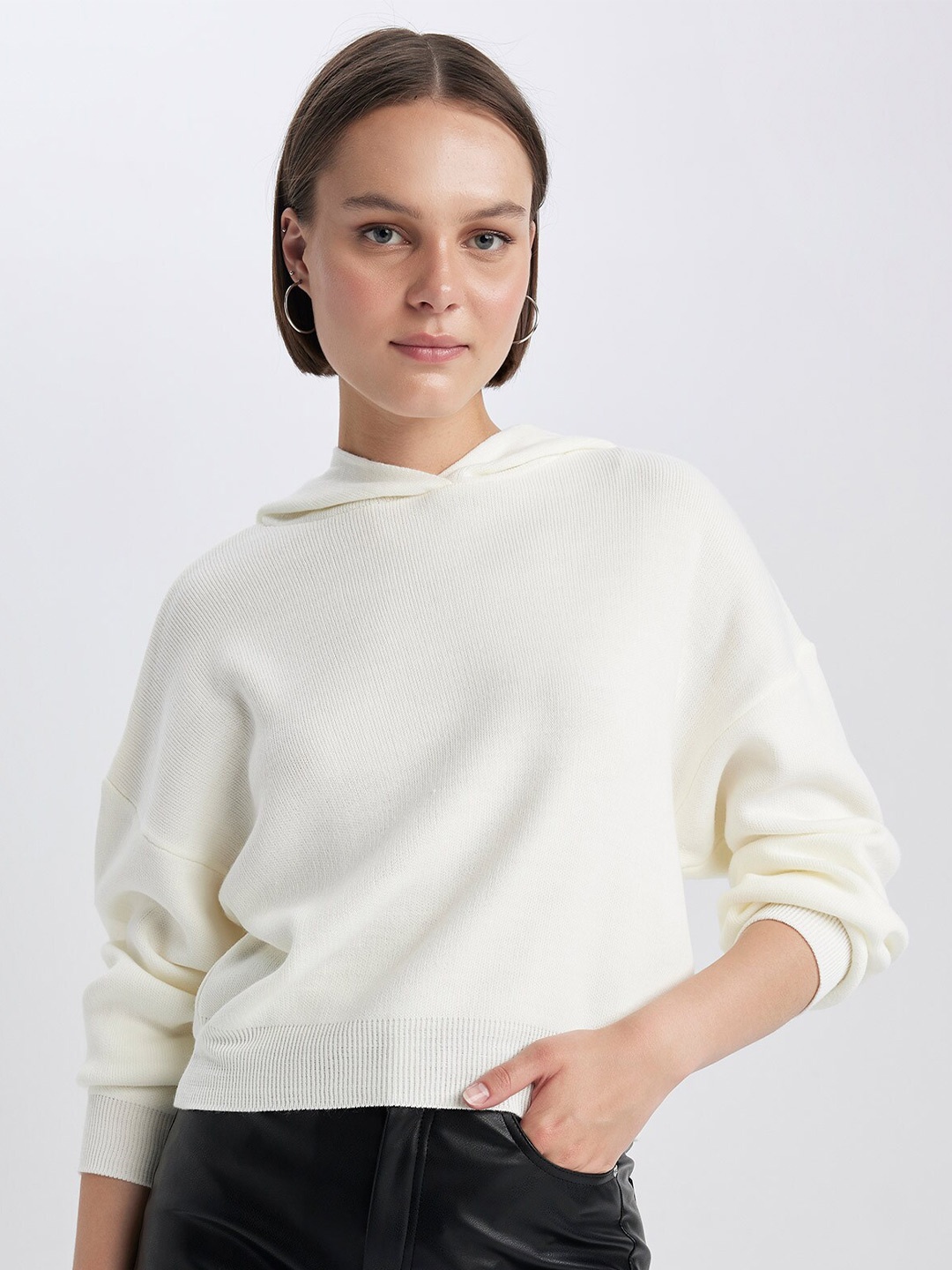 

DeFacto Hood Crop Acrylic Pullover Sweaters, White