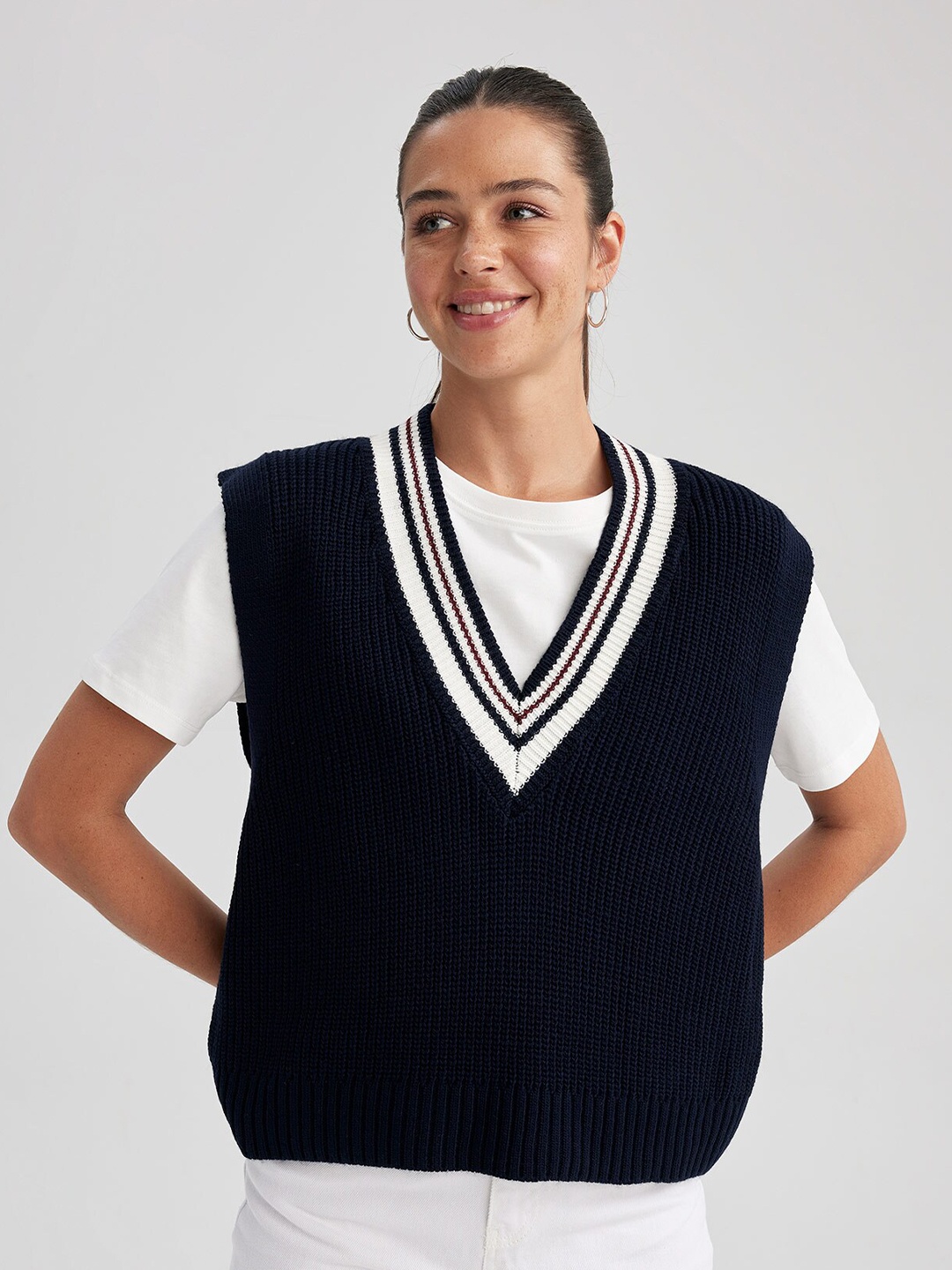 

DeFacto V-Neck Acrylic Sweater Vest, Black