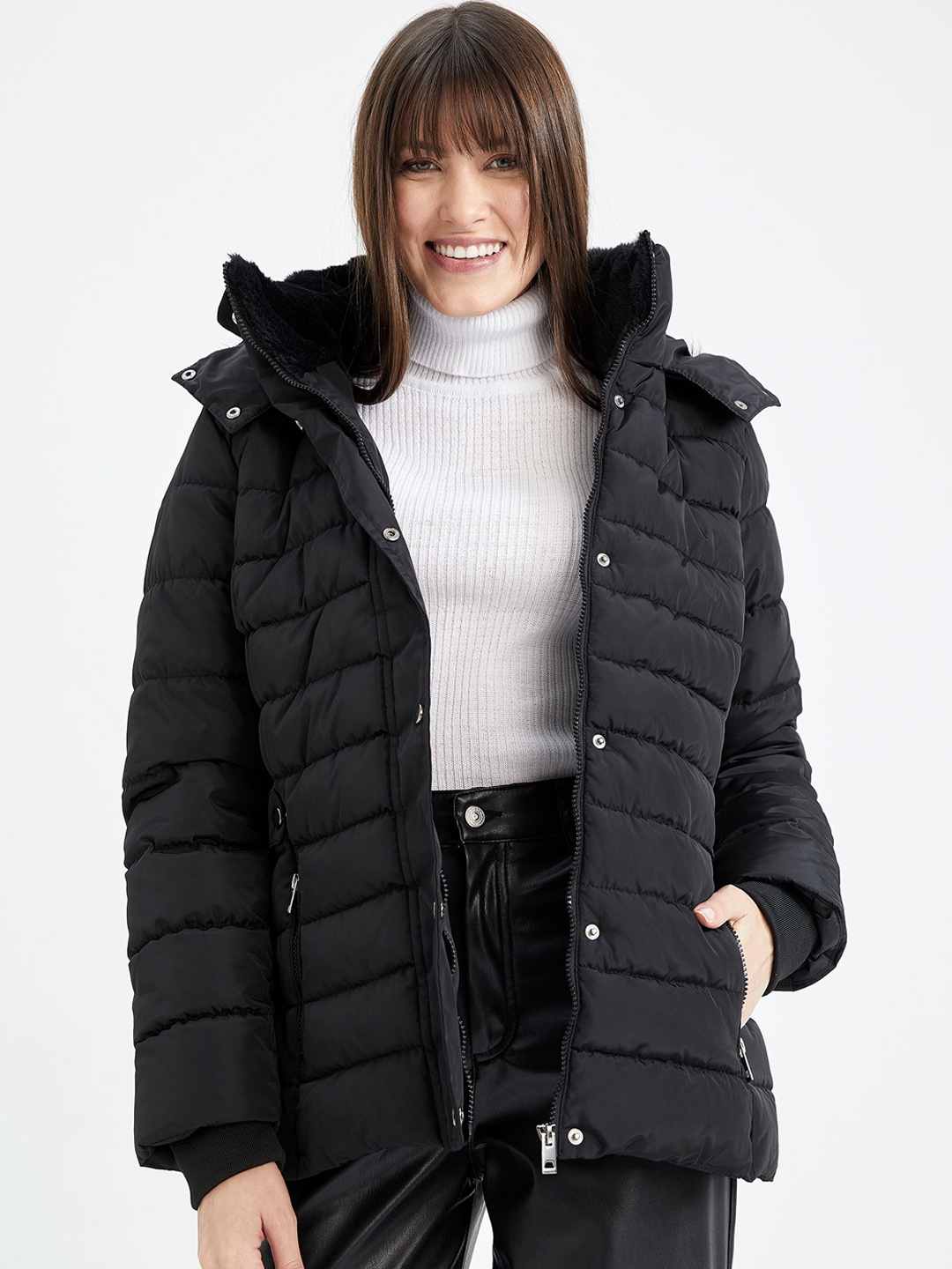 

DeFacto Hooded Long Sleeves Puffer Jacket With Faux Fur Trimmings, Black