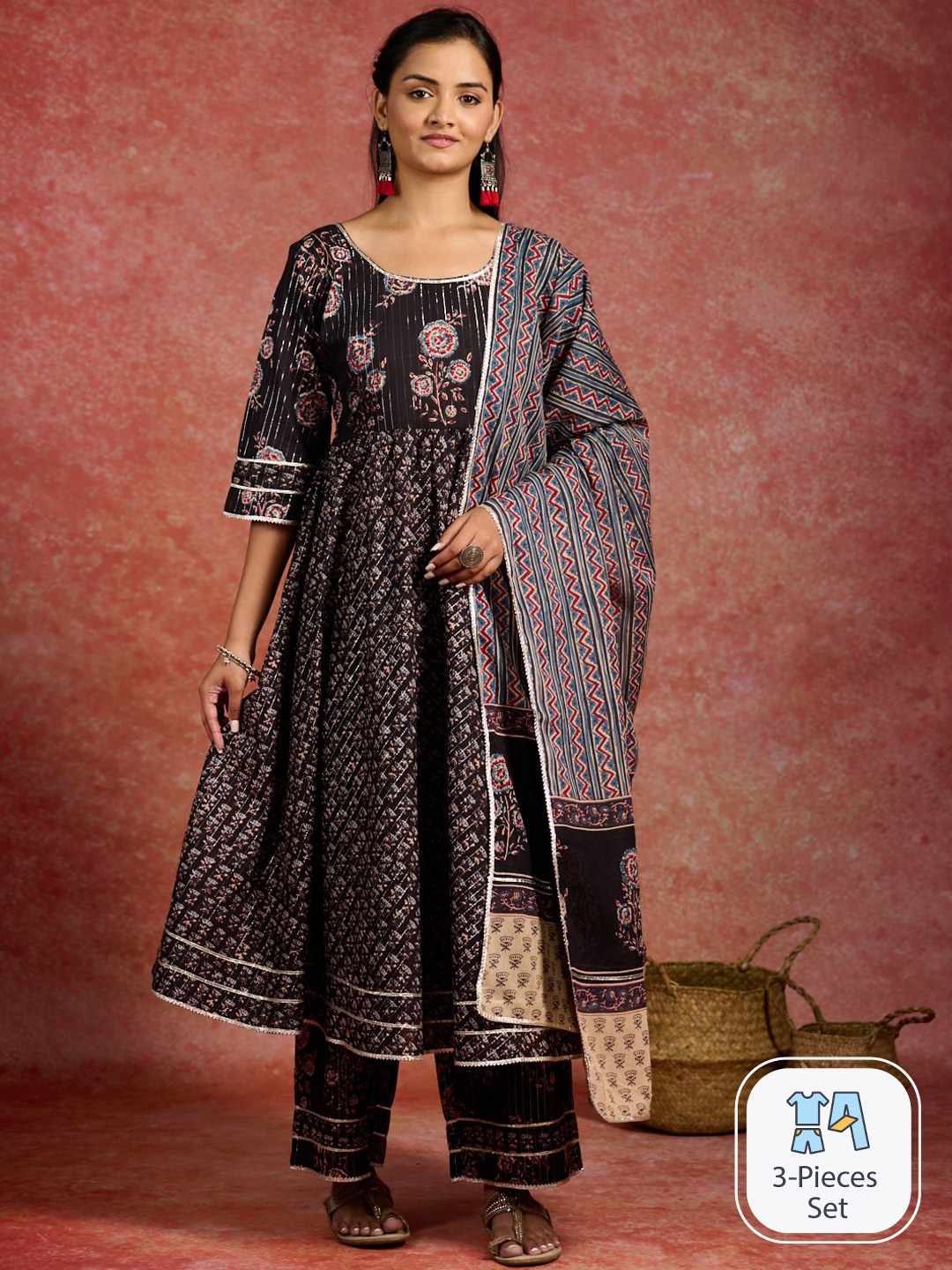 

Libas Floral Printed Gotta Patti Pure Cotton Anarkali Kurta & Palazzos With Dupatta, Black