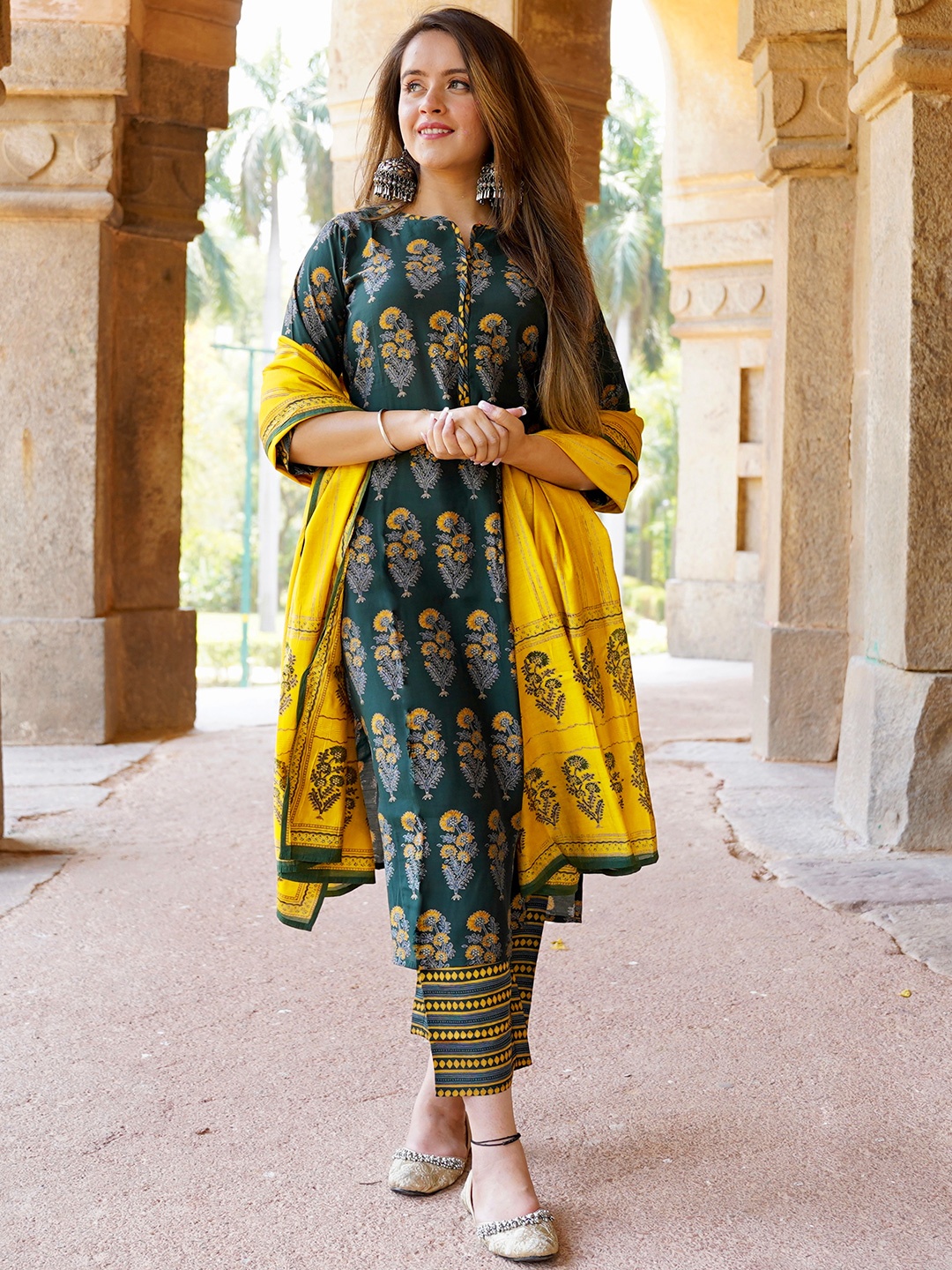 

Libas Floral Printed Straight Kurta With Trousers & Dupatta, Green