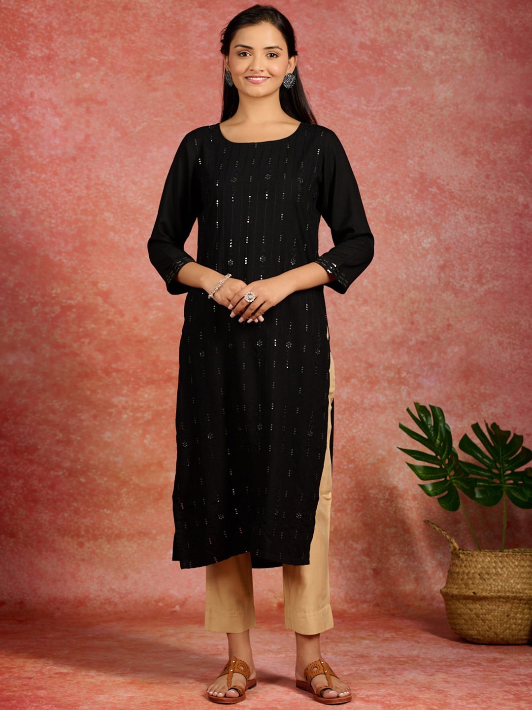 

Libas Floral EmbroideredSequinned Thread Work Kurta, Black