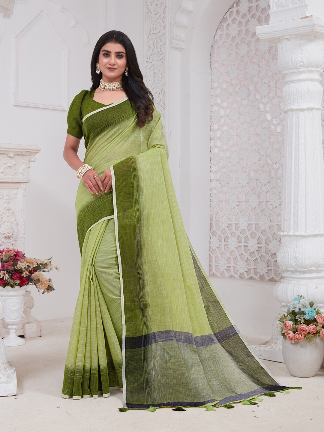 

GAJARAI Woven Design Jacquard Saree, Green