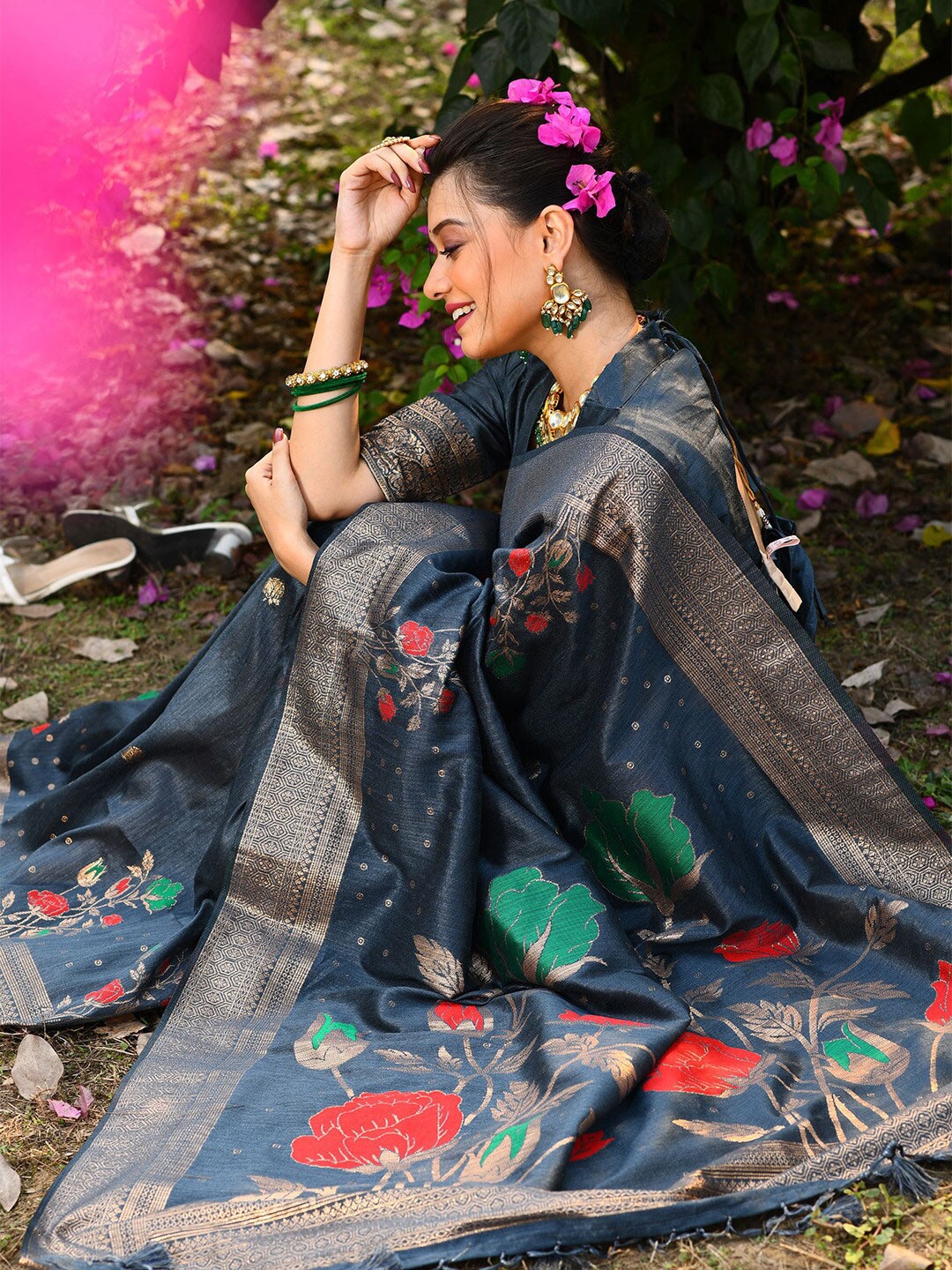 

KARAGIRI Floral Woven Design Zari Detailed Banarasi Saree, Grey