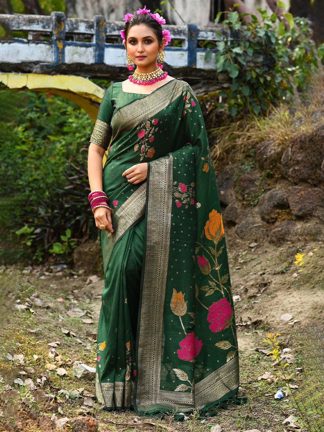 

KARAGIRI Ethnic Motifs Woven Design Zari Banarasi Saree, Green