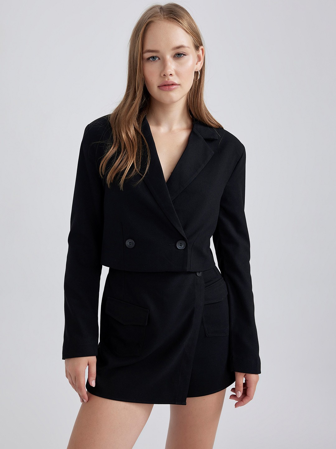 

DeFacto Notched Lapel Crop Double Breasted Blazers, Black