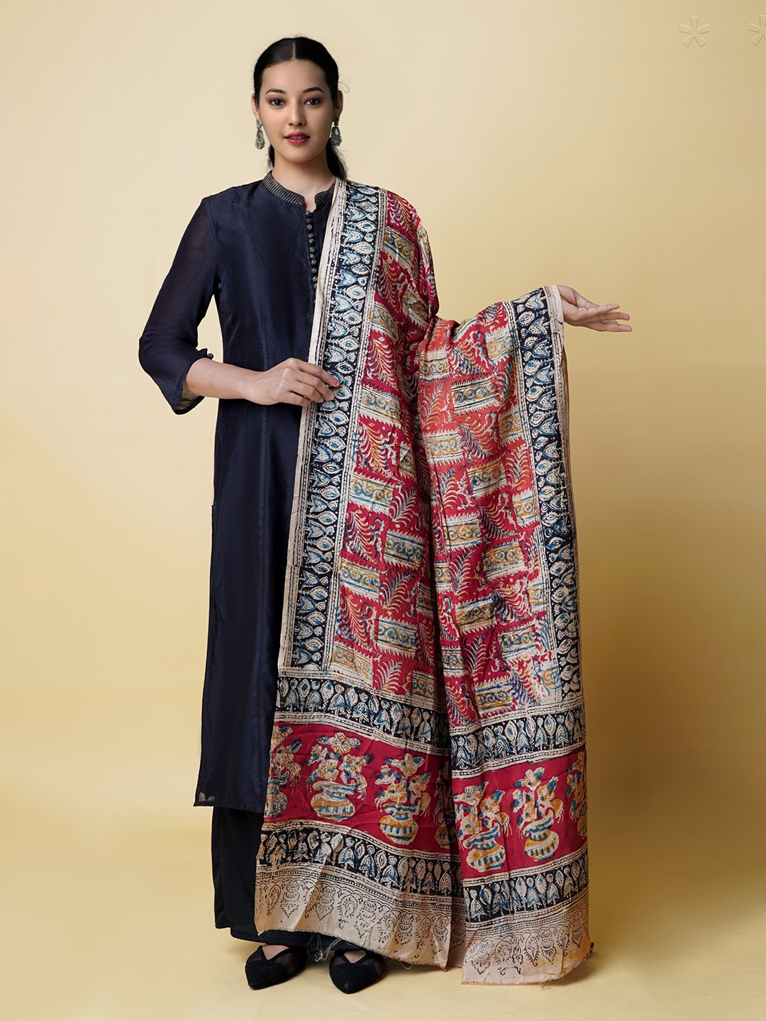 

Unnati Silks Ethnic Motifs Printed Kalamkari Dupatta, Red