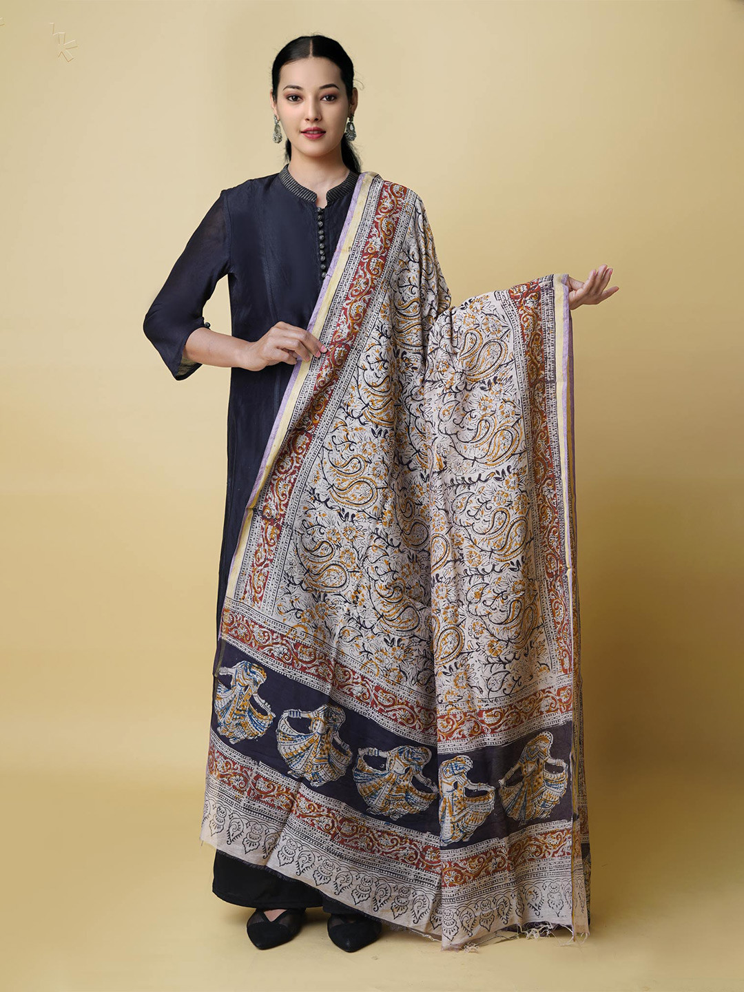 

Unnati Silks Paisley Printed Kalamkari Dupatta, Cream