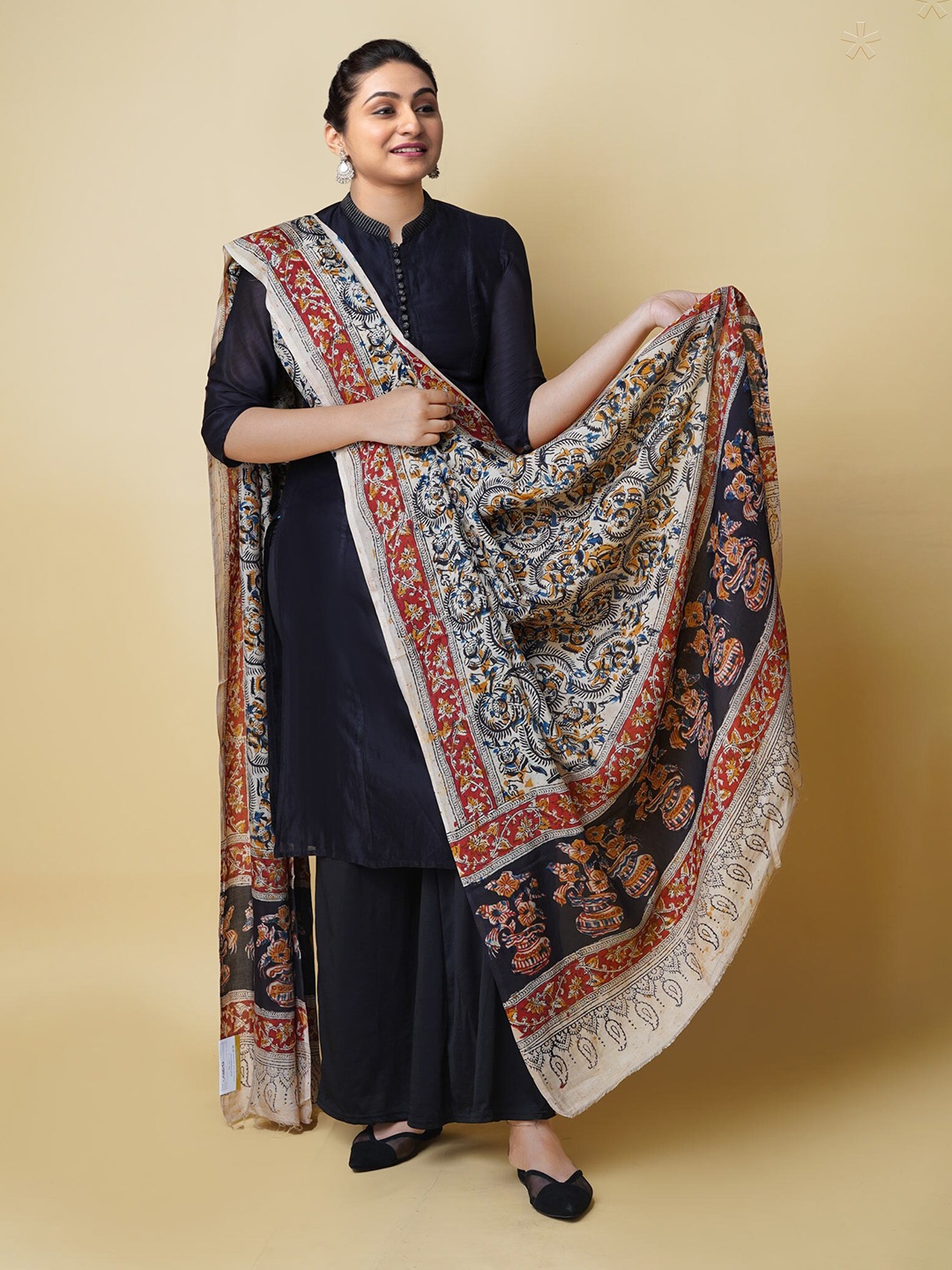 

Unnati Silks Ethnic Motifs Printed Kalamkari Dupatta, Cream