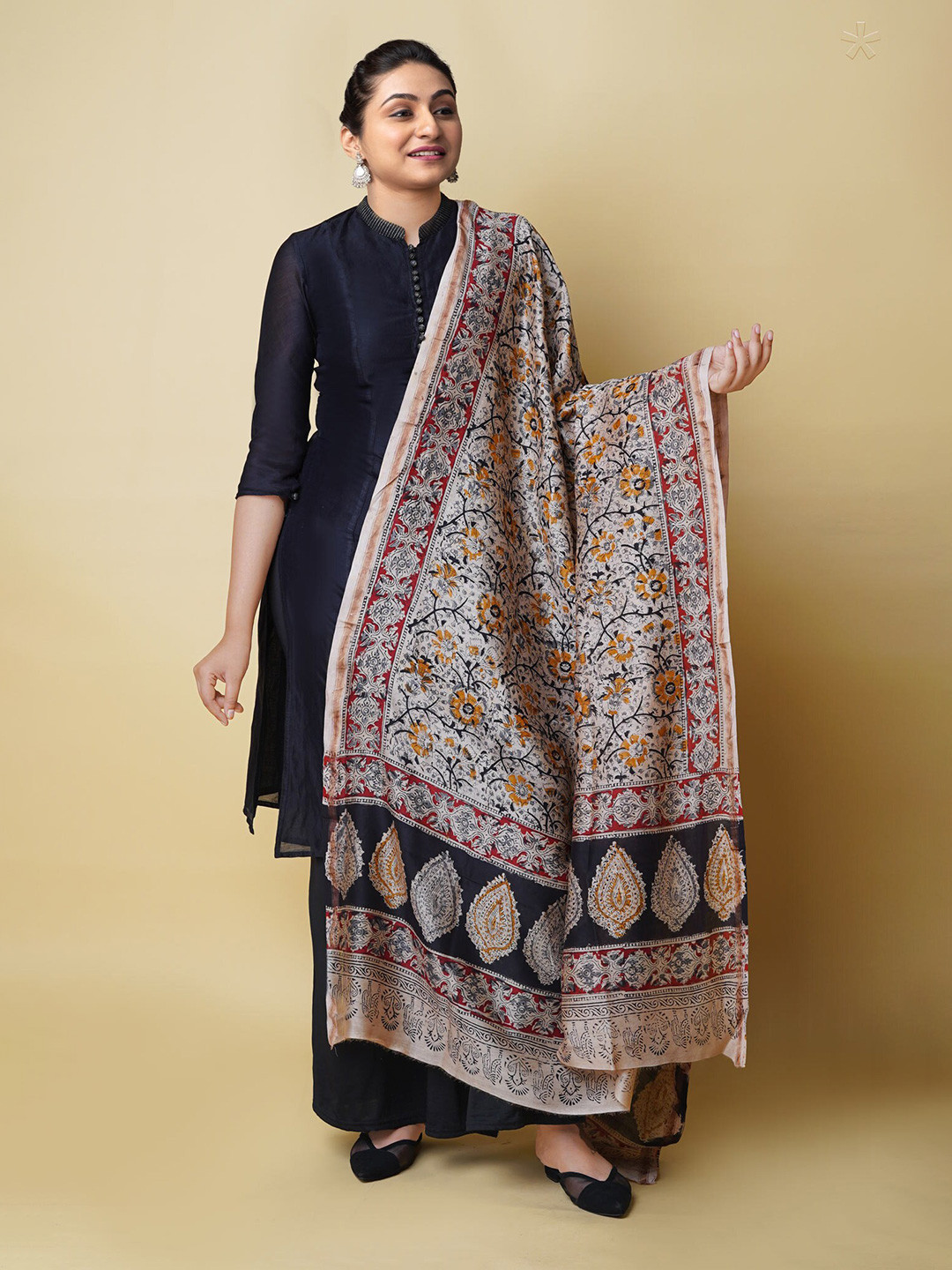 

Unnati Silks Ethnic Motifs Printed Kalamkari Dupatta, Cream